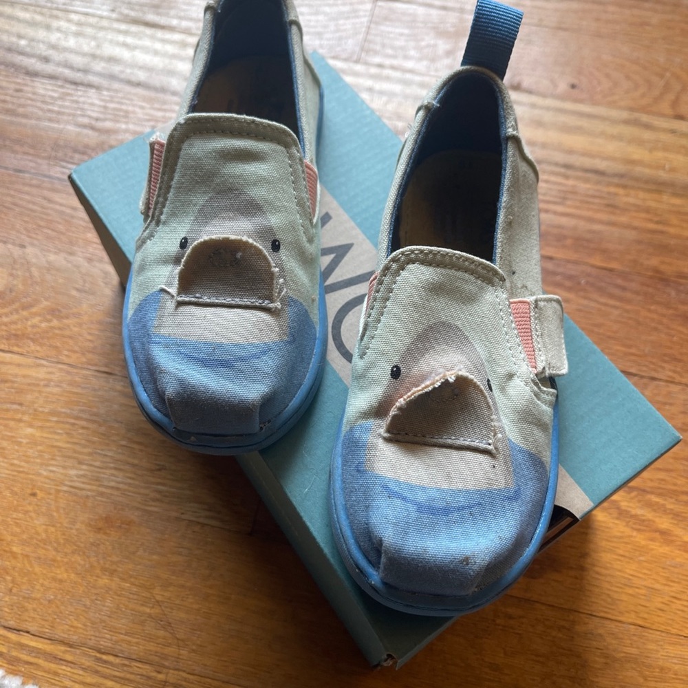 Tiny toms